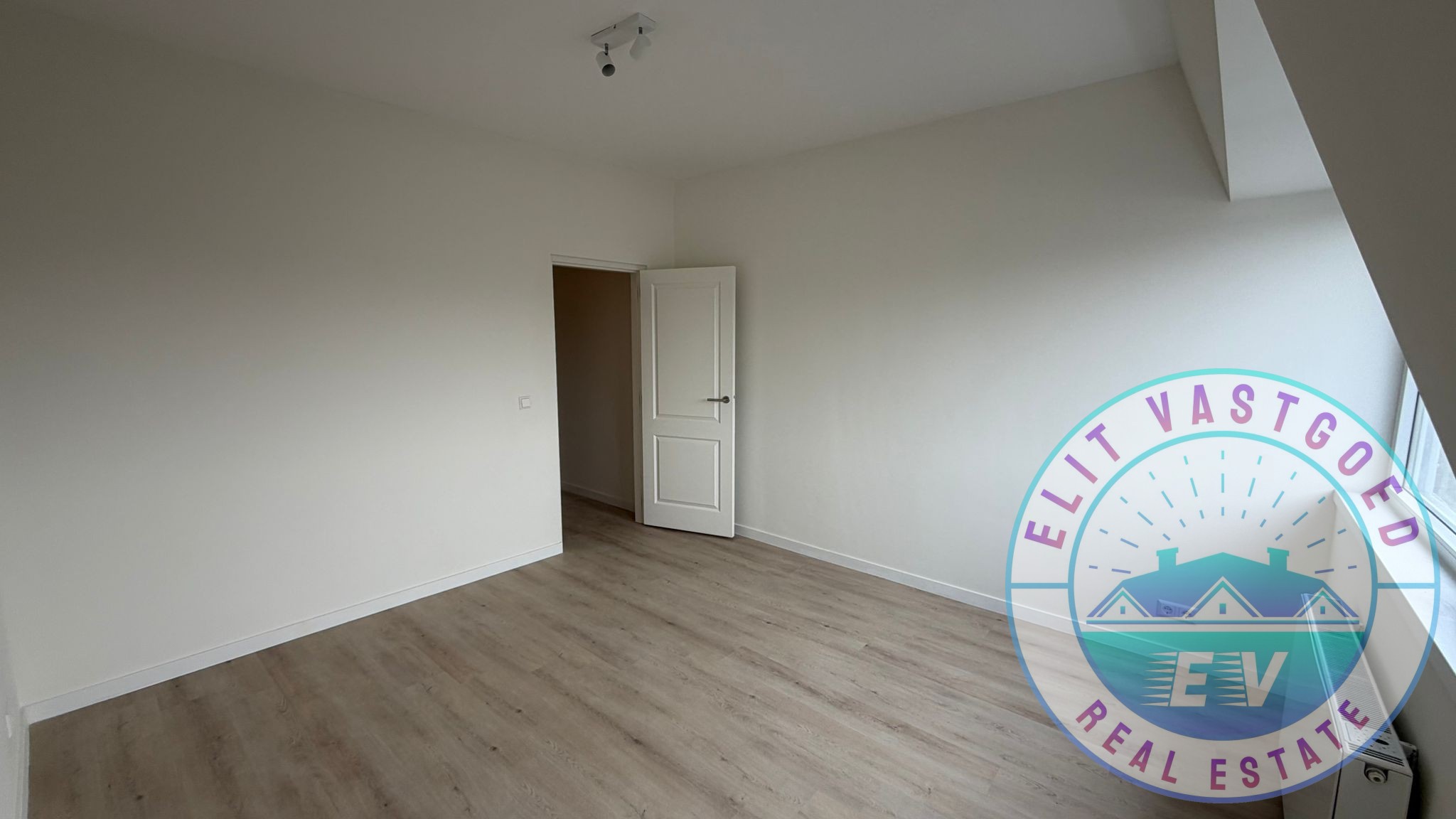 WhatsApp Image 2026-03-07 at 15.54.09